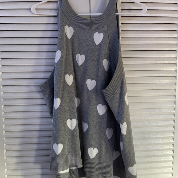 Grey Knit heart tank top. 1XL. - Picture 2 of 3